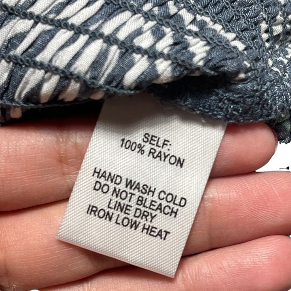 Lulu’s Blue Tropical Print Smocked Crop Top M - Picture 5 of 8